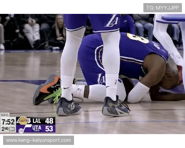 湖人暂停归来上死亡五小 拉拉维亚反击暴扣东契奇以一敌二，lal湖人