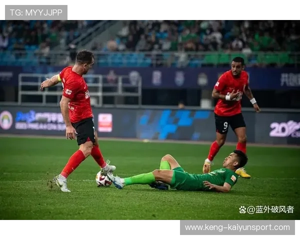 末尾保级大战:多支球队陷入“生死战” 末尾保级大战:多支球队陷入“生死战”